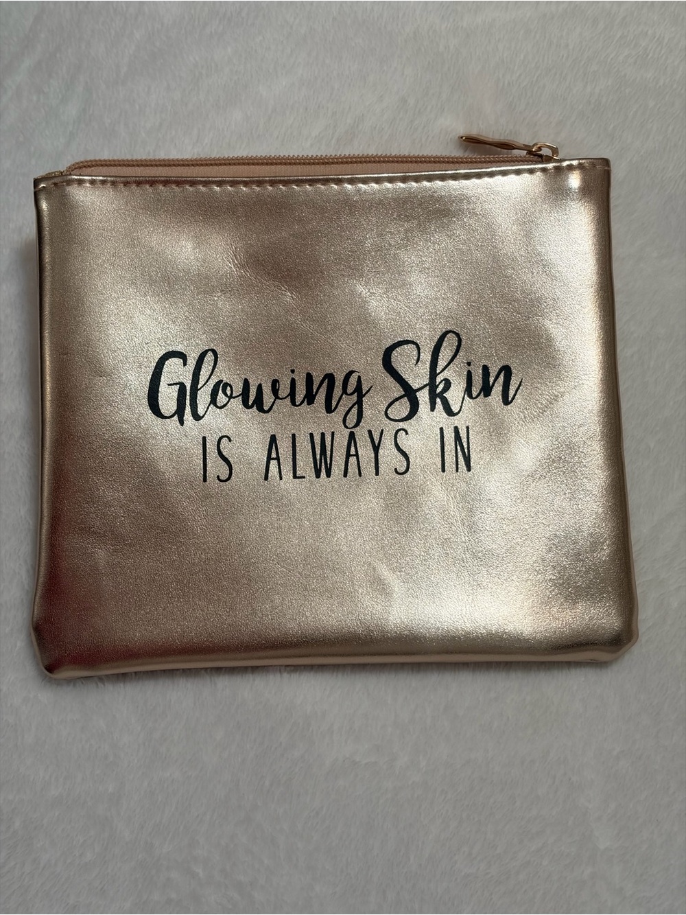 Glowing Skin Metallic Makeup Pouch - Rose Gold